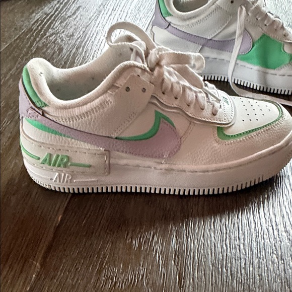 Nike Air Force Women’s Platform Sneakers in White, Green & Lavender - Picture 2 of 3